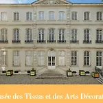 Cazeneuve Lumiere Apartment